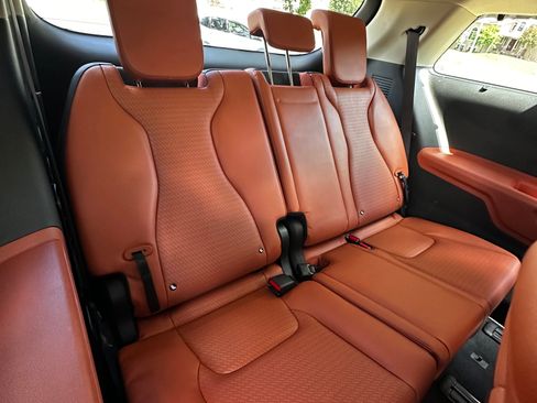 Used 2022 Kia Carnival SX Prestige FWD image 26