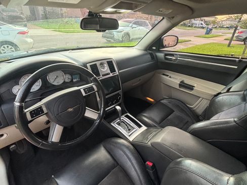 Used 2007 Chrysler 300 C w/ SRT Design Group image 5