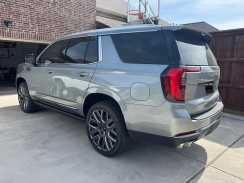 Used 2025 GMC Yukon Denali Ultimate image 2