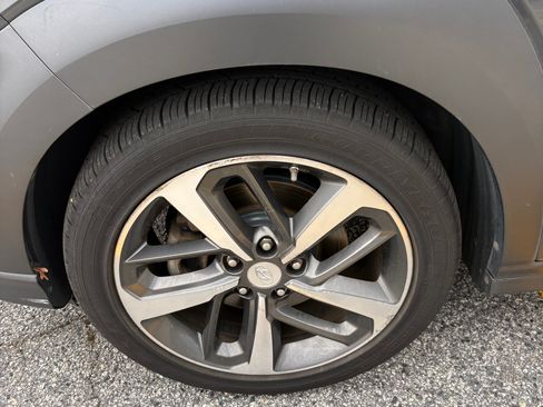 Used 2018 Hyundai Kona Limited image 17