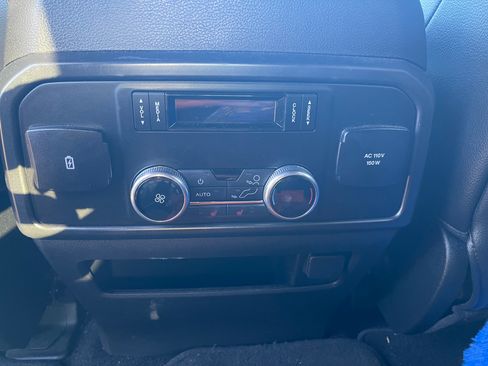 Used 2021 Ford Expedition Limited image 11