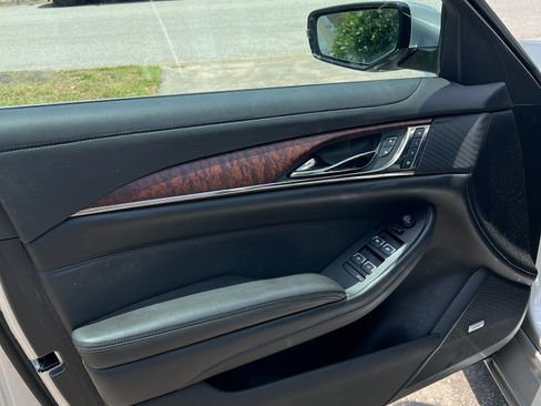 Used 2019 Cadillac CTS Luxury RWD image 9