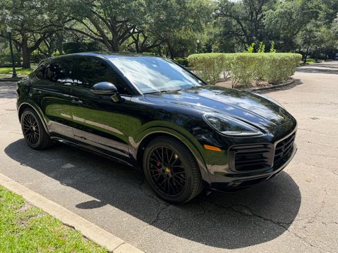 Used 2021 Porsche Cayenne GTS AWD/4WD image 11