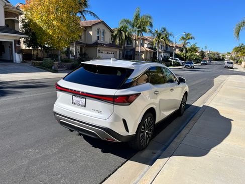 Used 2026 Lexus RX 350h image 2