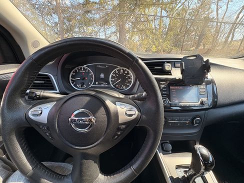 Used 2017 Nissan Sentra SV image 8