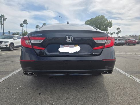 Used 2018 Honda Accord Touring image 5