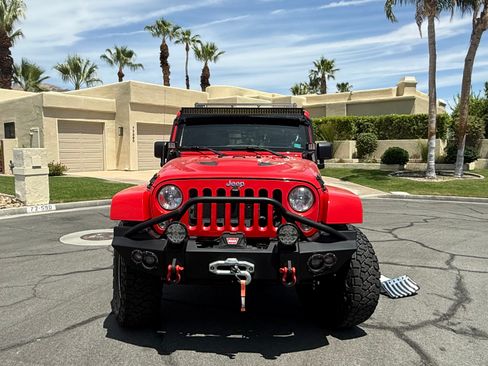 Used 2015 Jeep Wrangler Unlimited Rubicon AWD/4WD image 4