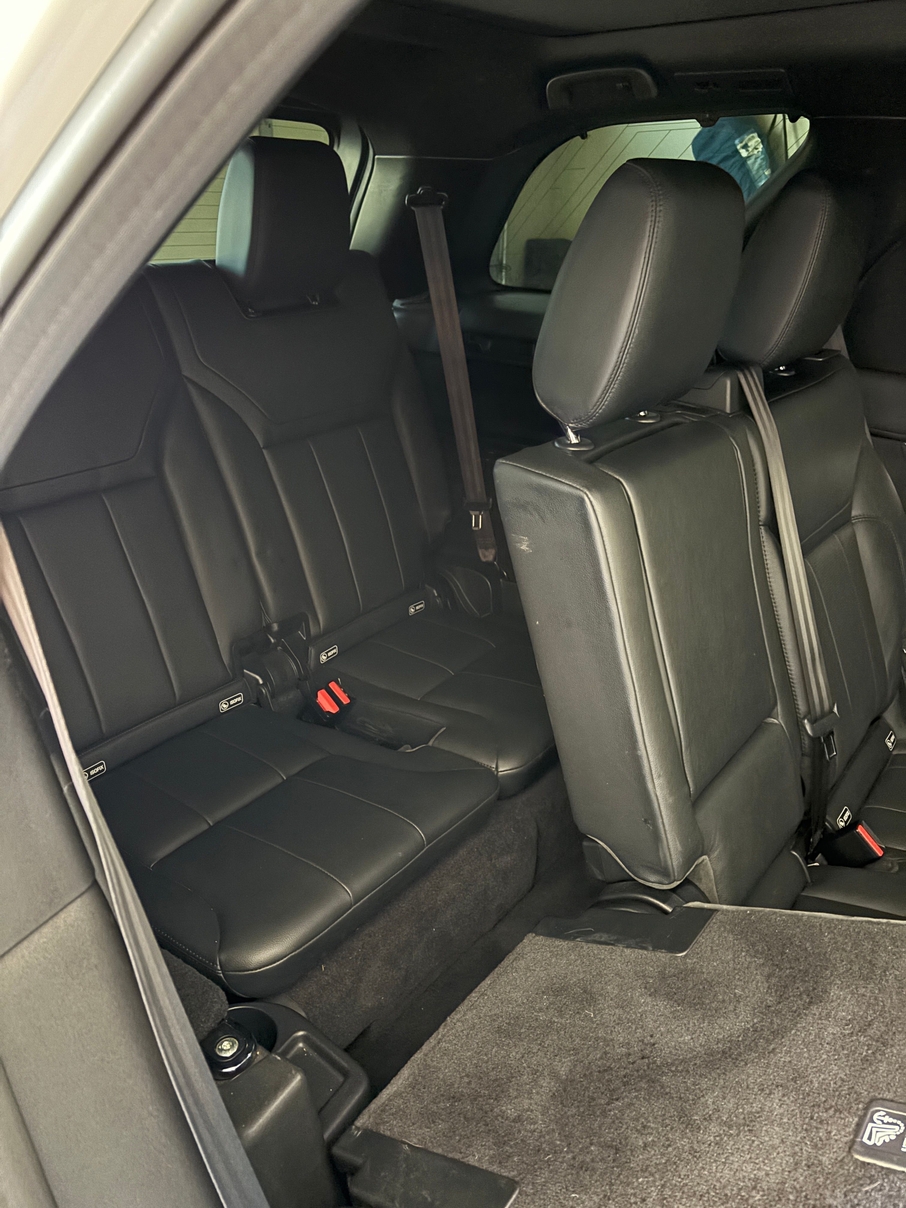 Used 2020 Land Rover Discovery Landmark AWD/4WD image 13