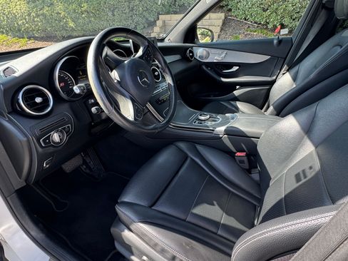 Used 2019 Mercedes-Benz GLC 350e 4MATIC image 13