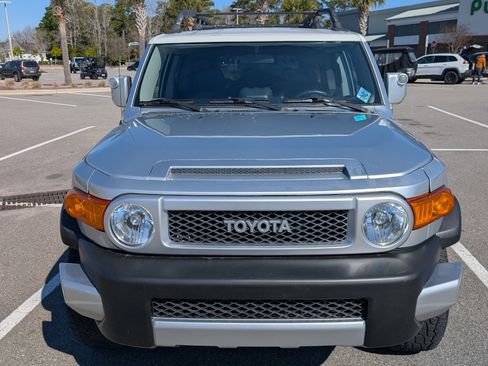 Used 2007 Toyota FJ Cruiser 4WD image 2