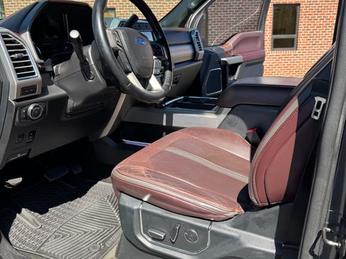 Used 2017 Ford F350 Platinum w/ Platinum Ultimate Package image 12