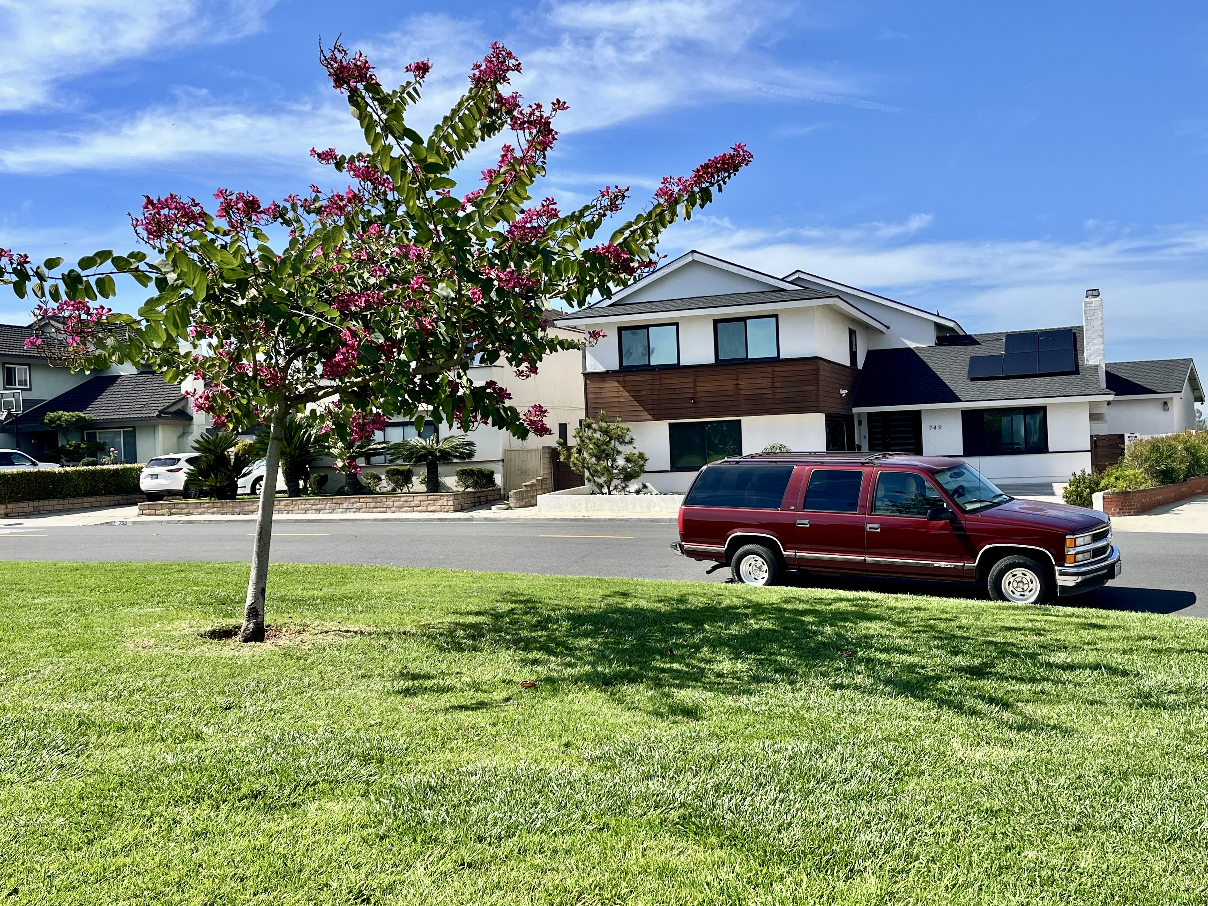 Used 1998 Chevrolet Suburban 2WD w/ Preferred Equipment Group 3 image 1