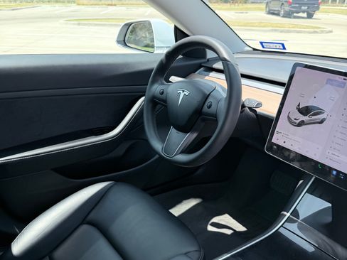 Used 2020 Tesla Model 3 Standard Range Plus RWD image 10