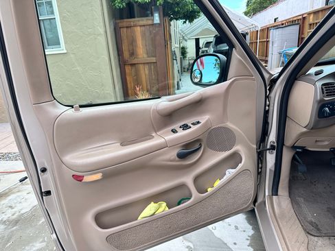 Used 1997 Ford F150 2WD Regular Cab image 1