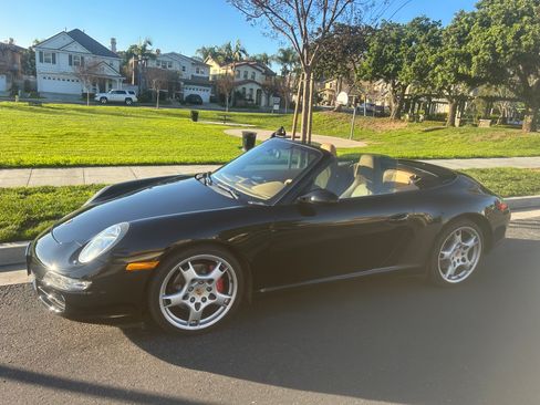 Used 2005 Porsche 911 Carrera S image 4
