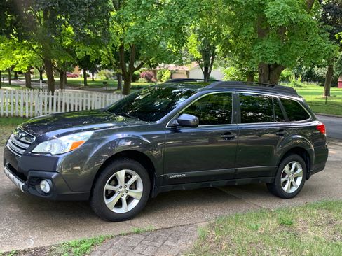 Used 2013 Subaru Outback 2.5i Limited AWD/4WD image 5