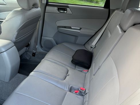 Used 2010 Subaru Forester 2.5X Limited AWD/4WD image 9