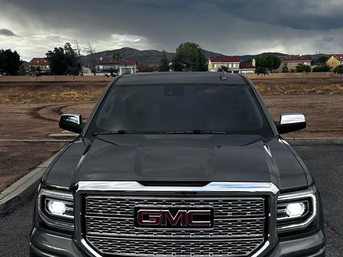 Used 2018 GMC Sierra 1500 Denali AWD/4WD image 5