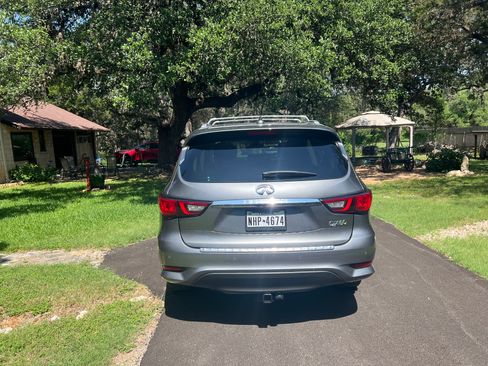 Used 2019 INFINITI QX60 Luxe w/ Sensory Package FWD image 4