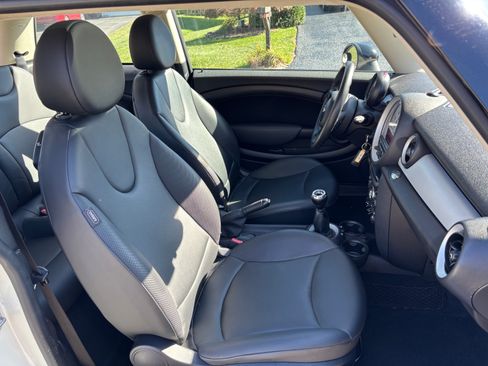 Used 2013 MINI Cooper Hardtop image 5