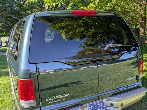 Used 2005 Ford Excursion Eddie Bauer image 5