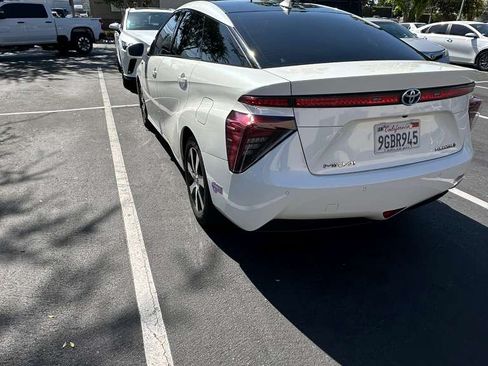 Used 2019 Toyota Mirai image 5