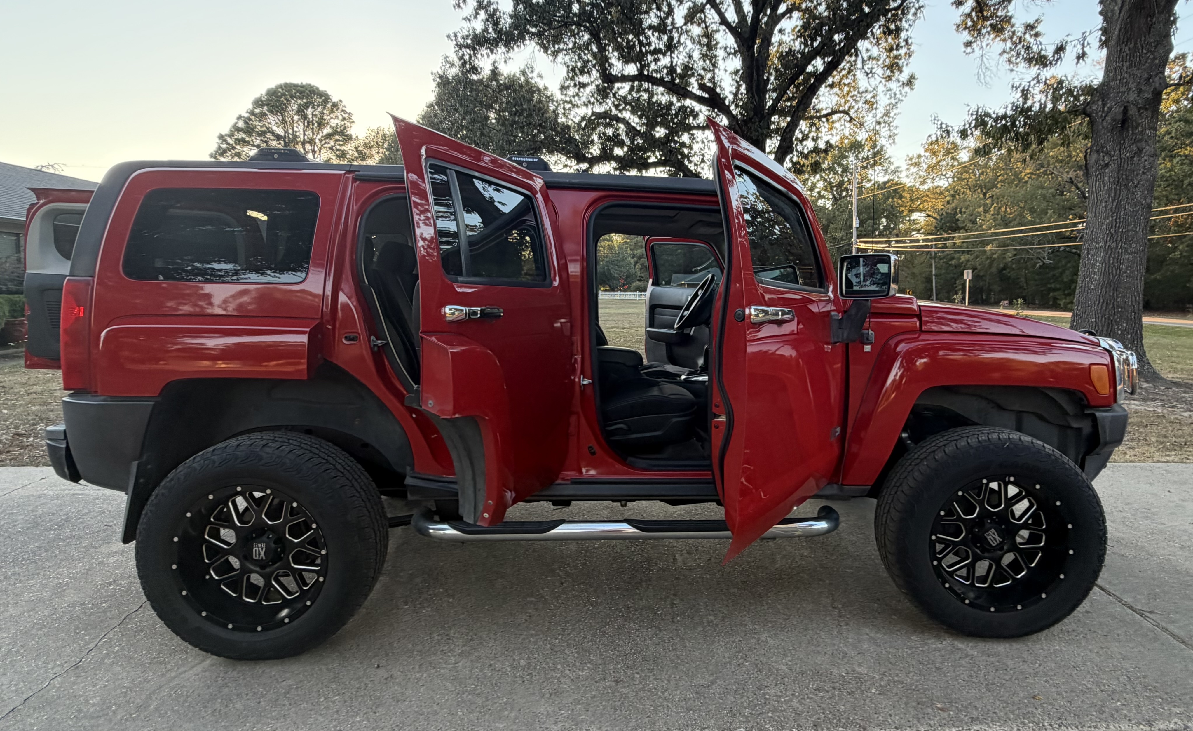 Used 2006 HUMMER H3 w/ Chrome Appearance Package AWD/4WD image 2