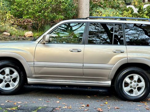 Used 2004 Toyota Land Cruiser image 5