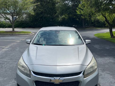 Used 2015 Chevrolet Malibu LT FWD image 2