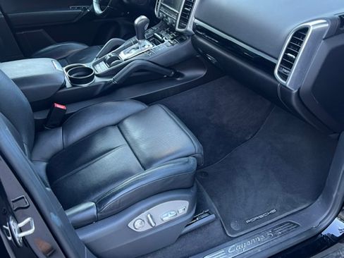 Used 2016 Porsche Cayenne S AWD/4WD image 6