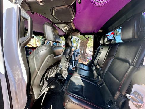 Used 2022 Jeep Gladiator Rubicon w/ Trailer Tow Package image 10