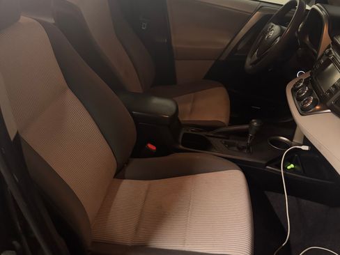 Used 2013 Toyota RAV4 LE image 9