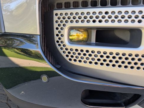 Used 2023 Land Rover Defender 110 X-Dynamic SE image 32