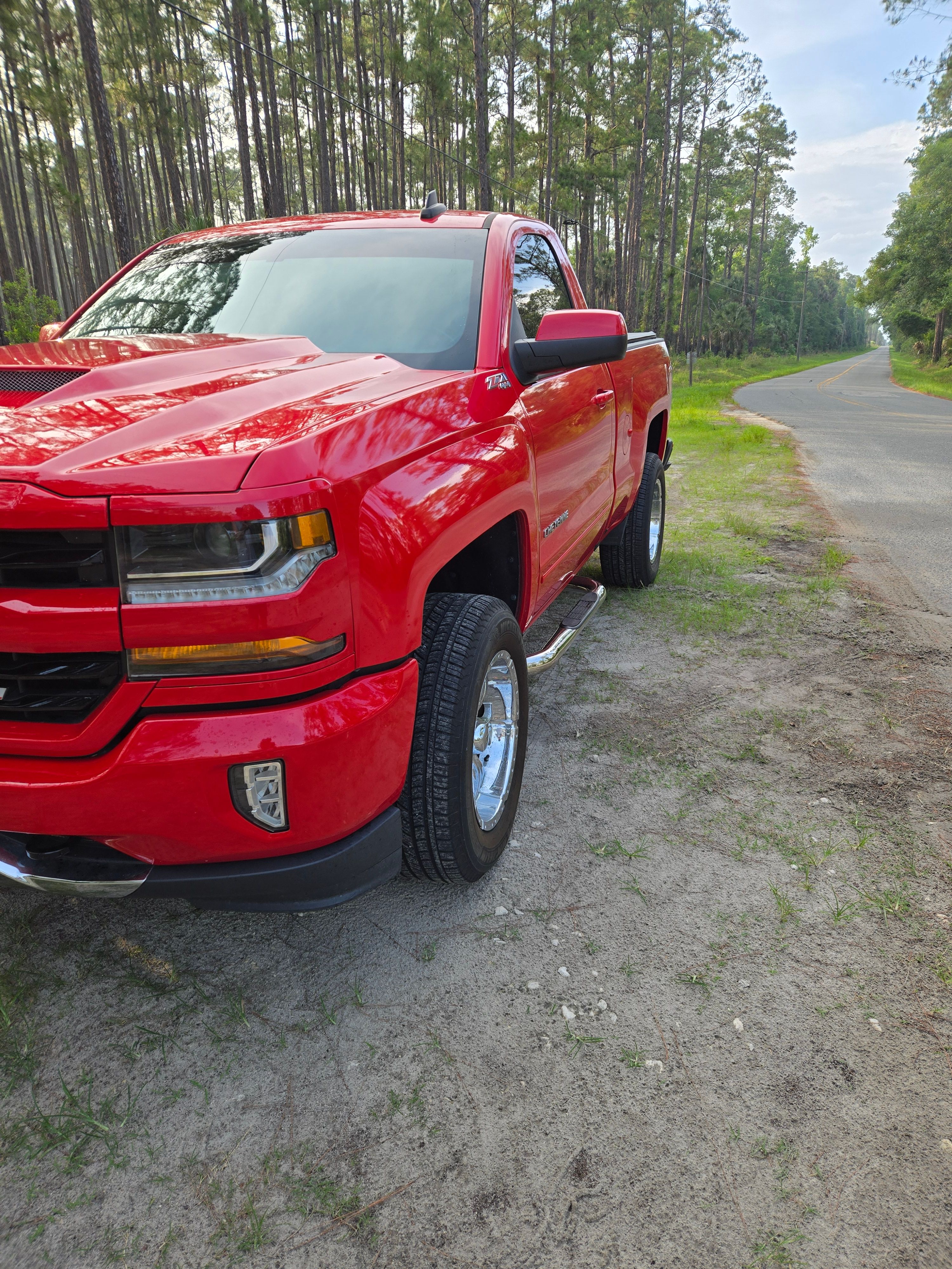 Used 2017 Chevrolet Silverado 1500 LT AWD/4WD image 5