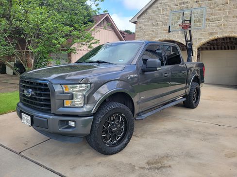 Used 2016 Ford F150 XLT w/ Equipment Group 302A Luxury RWD image 14