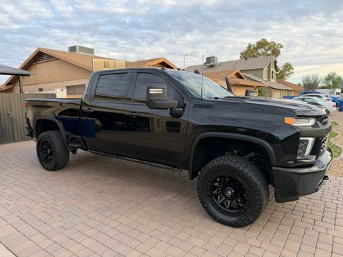 Used 2022 Chevrolet Silverado 2500 LTZ w/ LTZ Convenience Package image 2