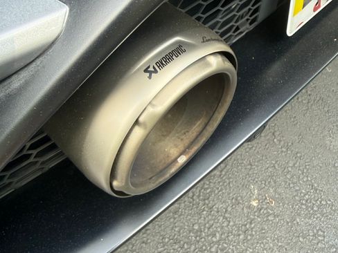 Used 2021 Lamborghini Huracan EVO RWD image 11
