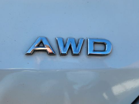 Used 2018 Nissan Rogue S AWD/4WD image 9