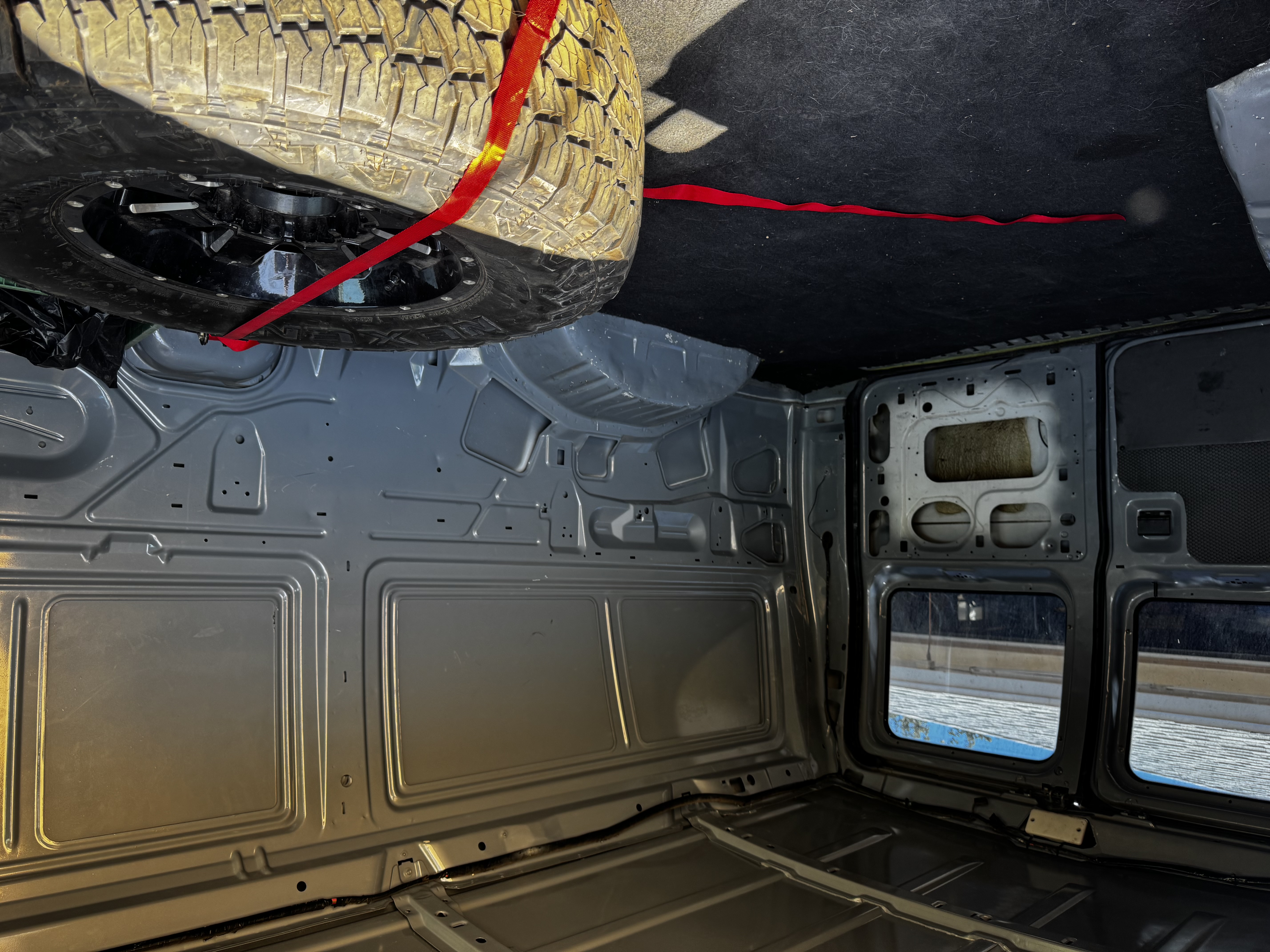 Used 1998 Ford E-350 and Econoline 350 RWD image 12