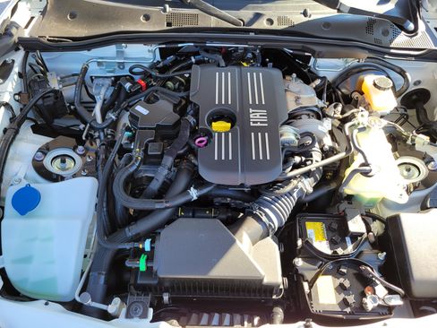 Used 2020 FIAT 124 Spider Lusso w/ Convenience Group image 11