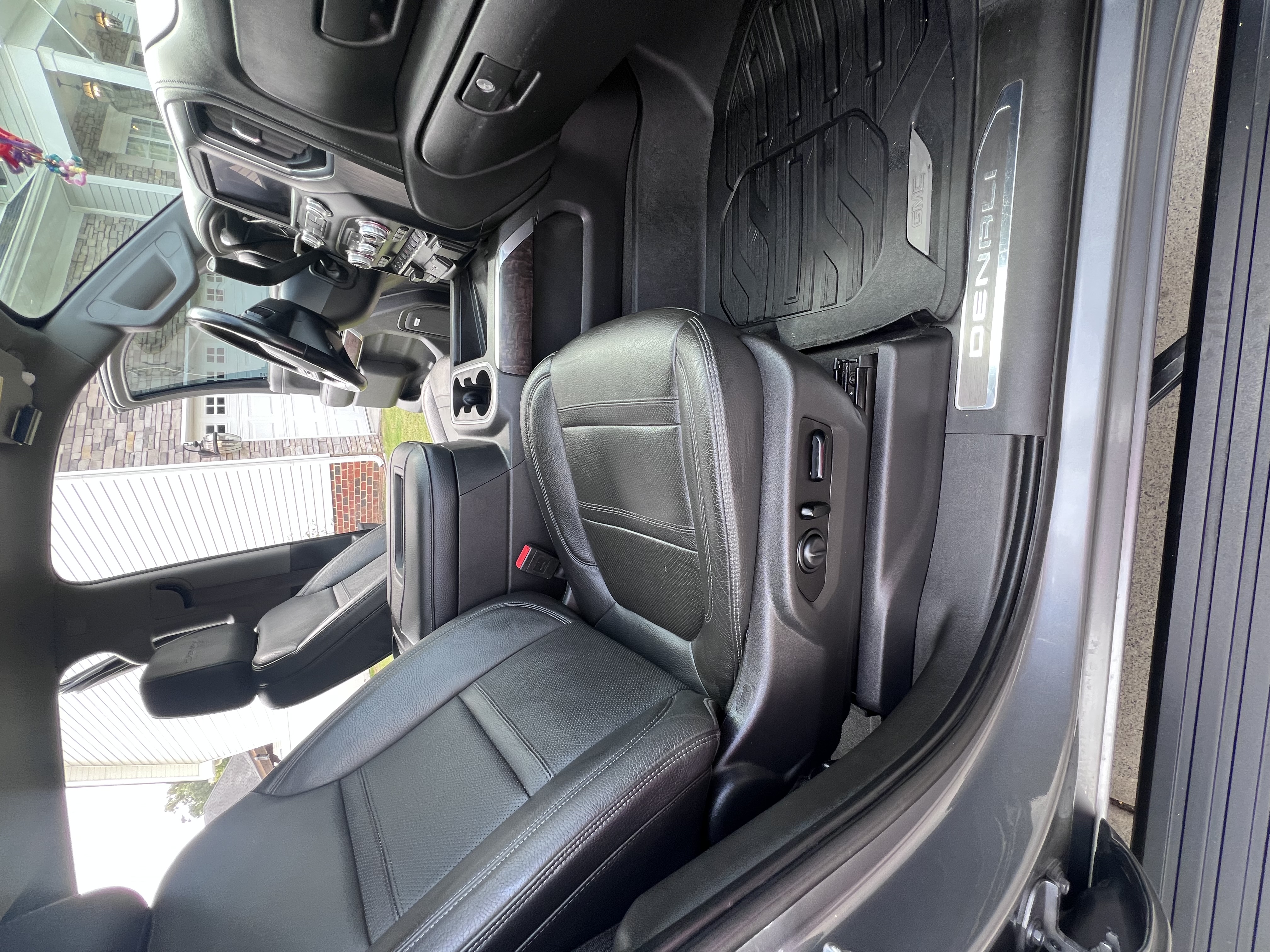 Used 2021 GMC Sierra 1500 Denali w/ Denali Ultimate Package AWD/4WD image 9