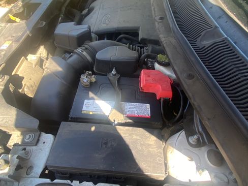 Used 2015 Ford Explorer XLT w/ Equipment Group 202B image 11