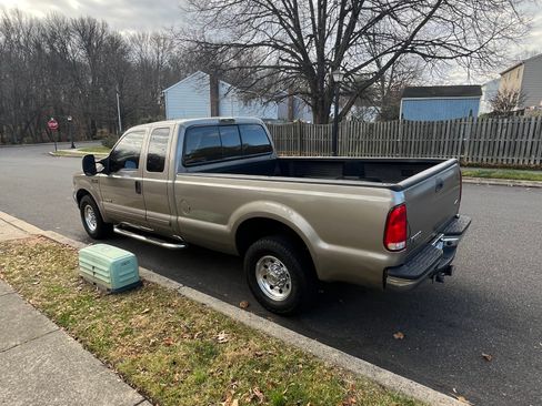 Used 2002 Ford F250 2WD SuperCab Super Duty image 5