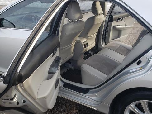 Used 2012 Toyota Camry XLE image 8