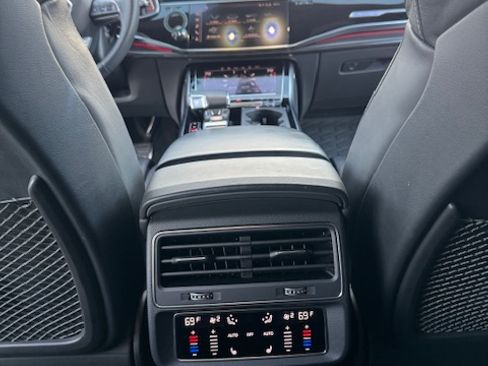 Used 2021 Audi SQ8 Prestige image 16