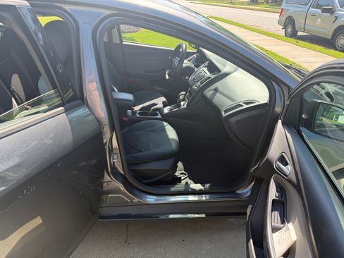 Used 2013 Ford Focus SE FWD image 15