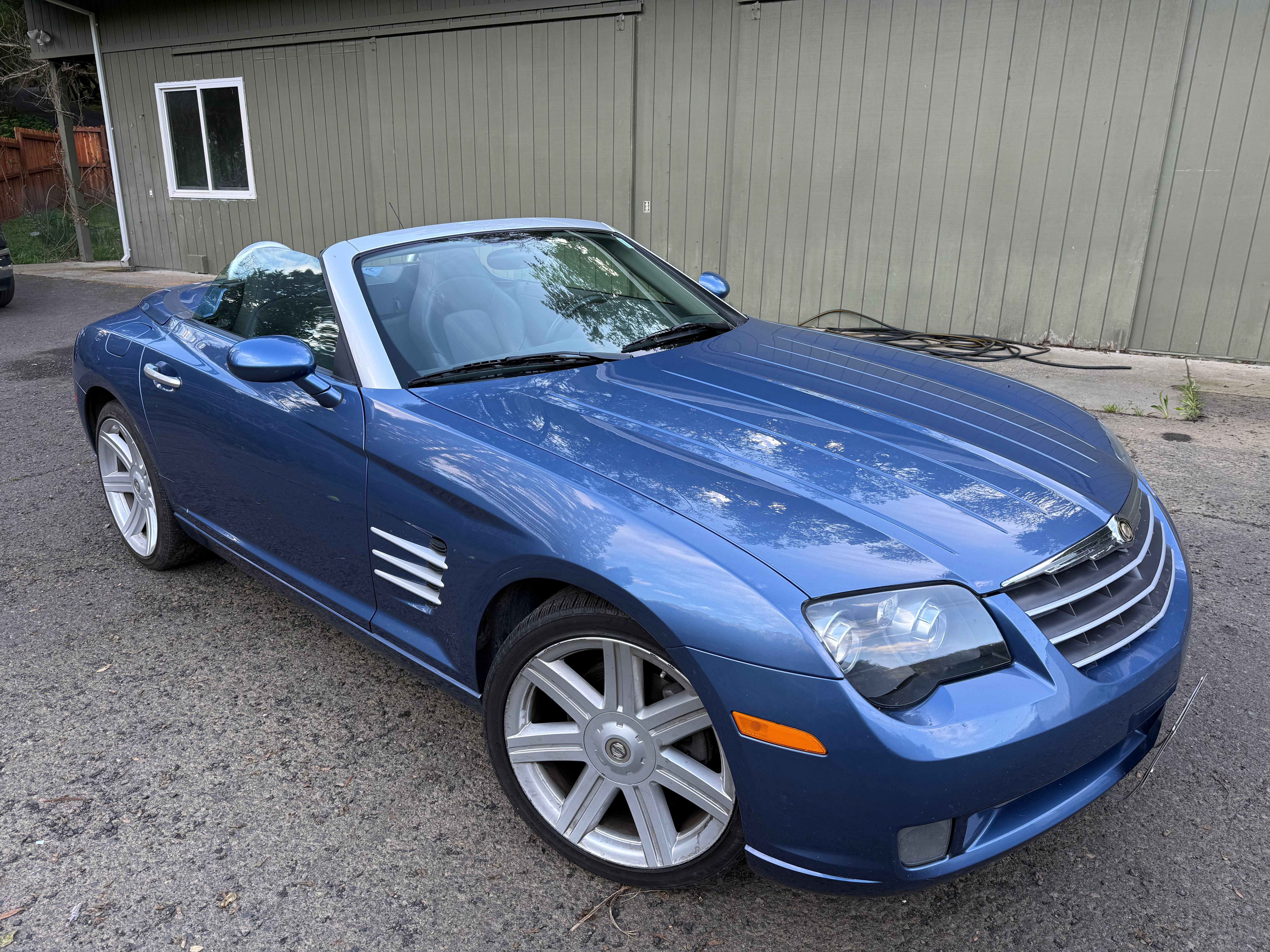 Used 2005 Chrysler Crossfire Limited RWD image 4