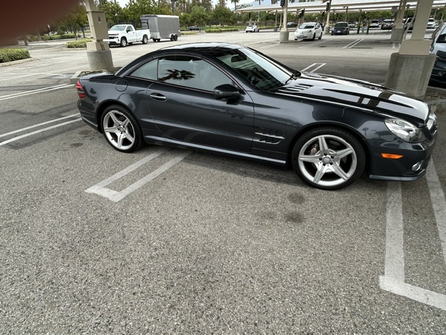 Used 2011 Mercedes-Benz SL 550 image 6