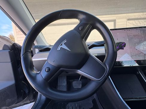 Used 2018 Tesla Model 3 Long Range image 14