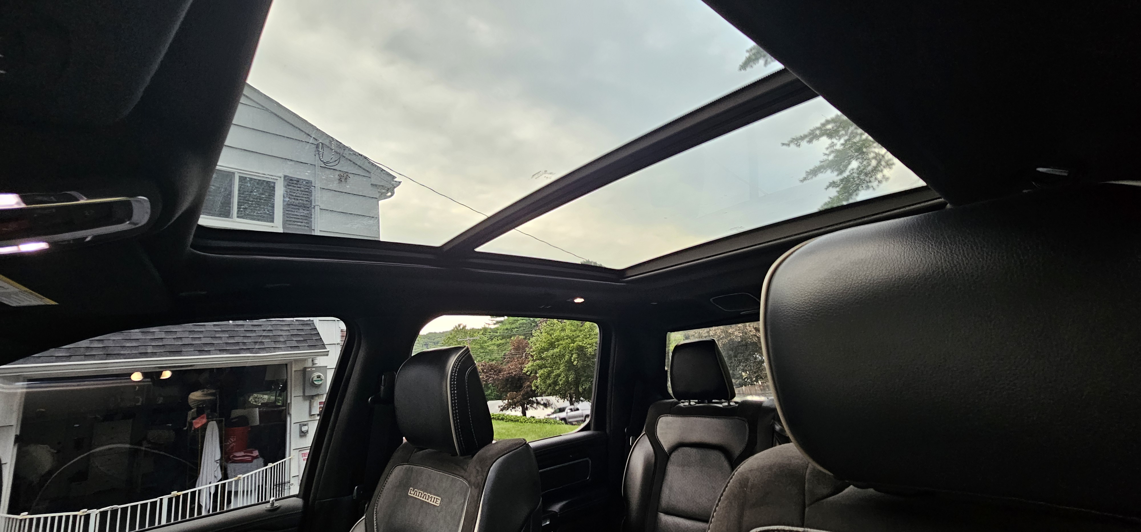 Used 2019 RAM 1500 Laramie RWD image 10